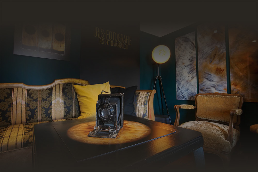 Iris Foto Studio Aargau – Vintage Einrichtung mit Iris Wandbildern